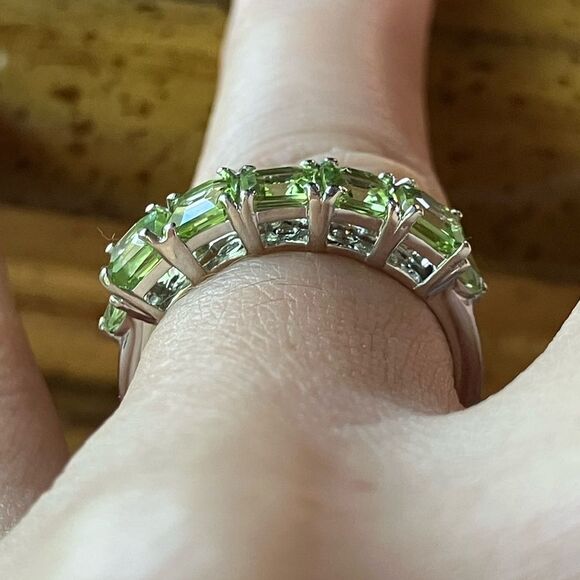 Natural Arizona Peridot Sterling Silver Ring - Picture 2 of 7